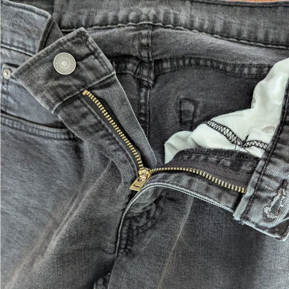 Levi's 514 Straight Fit Jeans Black Faded Denim Mens 31x30 Grunge Minimalist